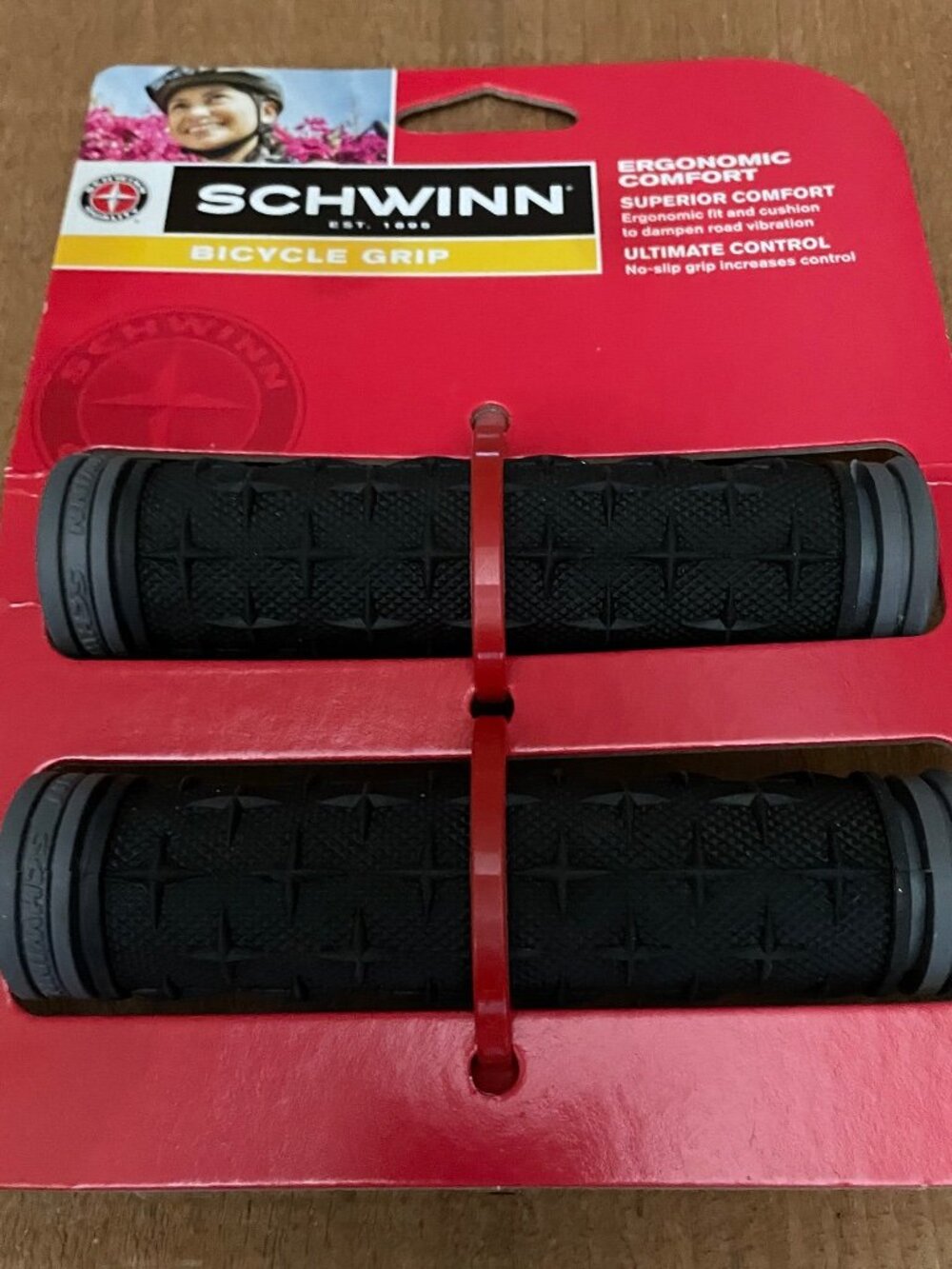 Schwinn SW501-4 Bicycle Grips 22mm Ergonomic Comfort No-Slip Handlebar NEW